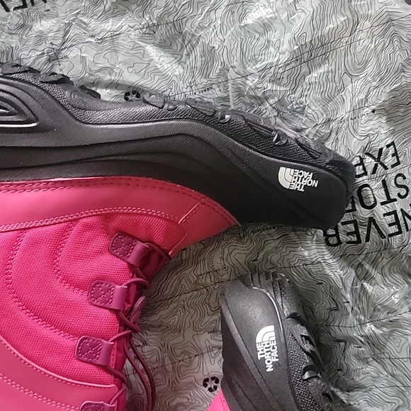 The North Face big kid boots size 7 - Picture 2 of 4
